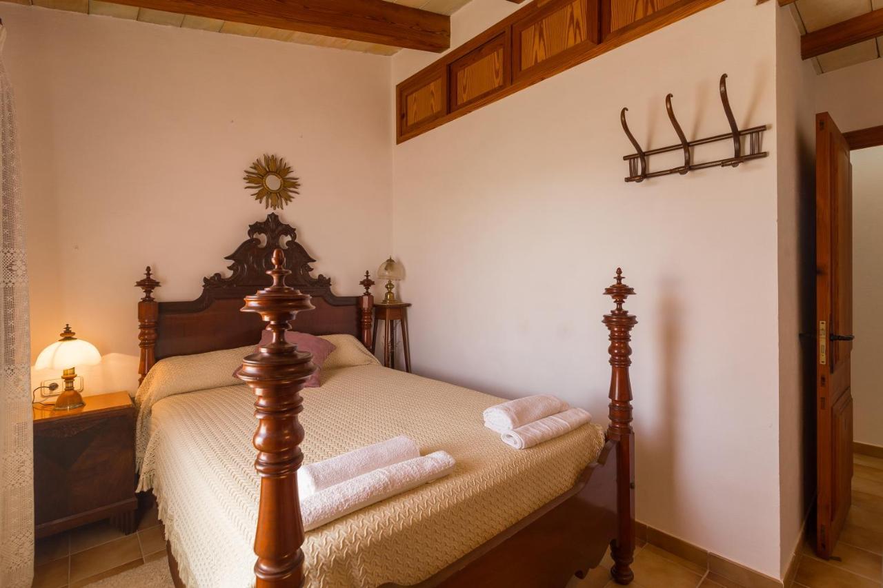 Es Pujols Villa Campanet Eksteriør billede